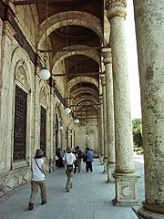 アラバスター・モスクの柱廊